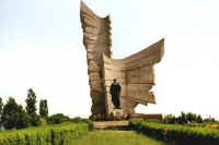 Monumentul Eroilor de la Paulis - (c) Virtual Arad County, 1998
